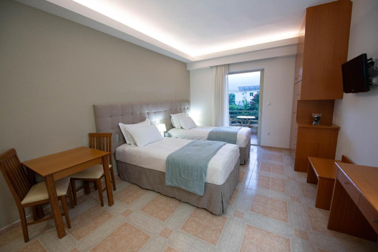 Saga Hotel Poros Town Luaran gambar