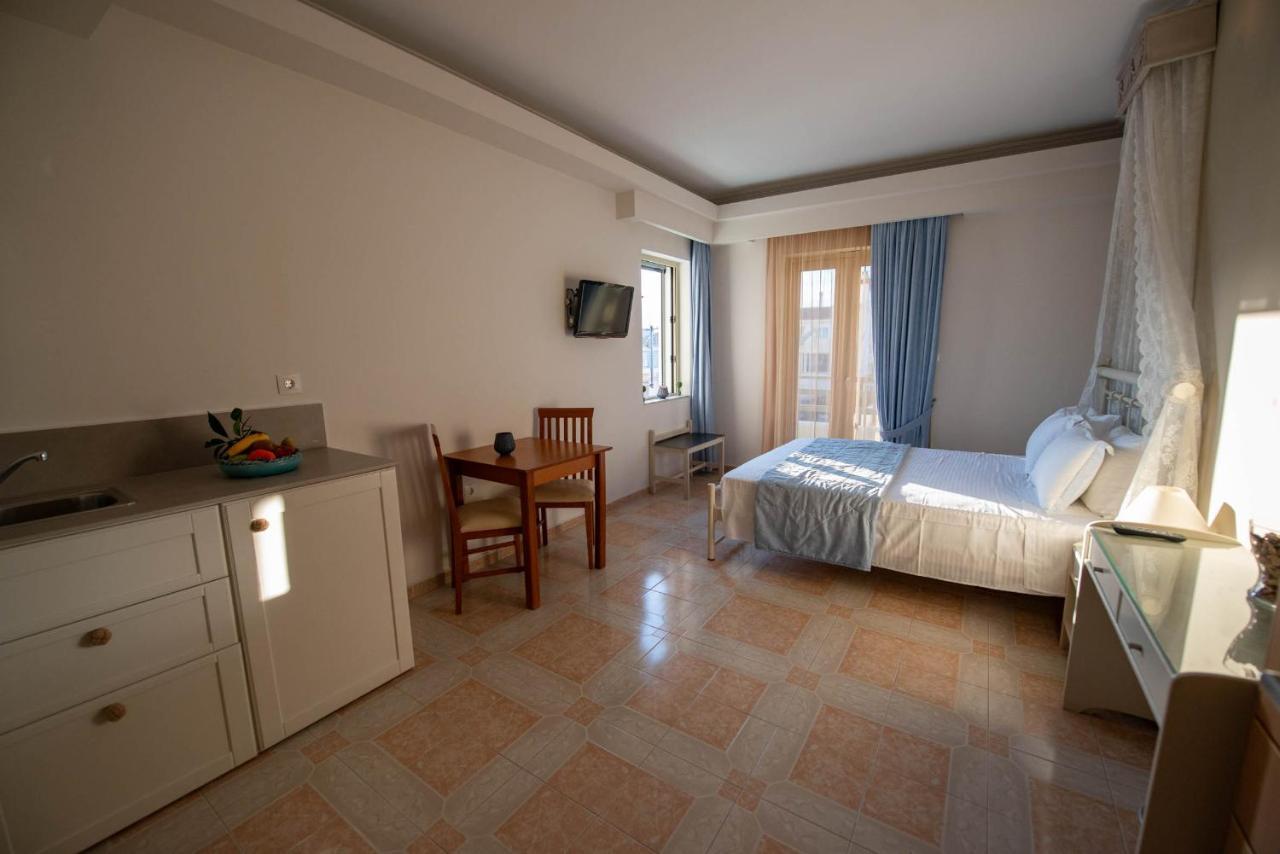 Saga Hotel Poros Town Luaran gambar