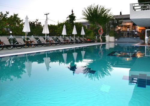 Saga Hotel Poros Town Luaran gambar